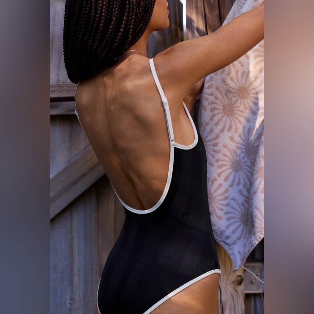 NWT Aerie Black Striped With White Trim Detail One-Piece Swimsuit - Picture 2 of 5